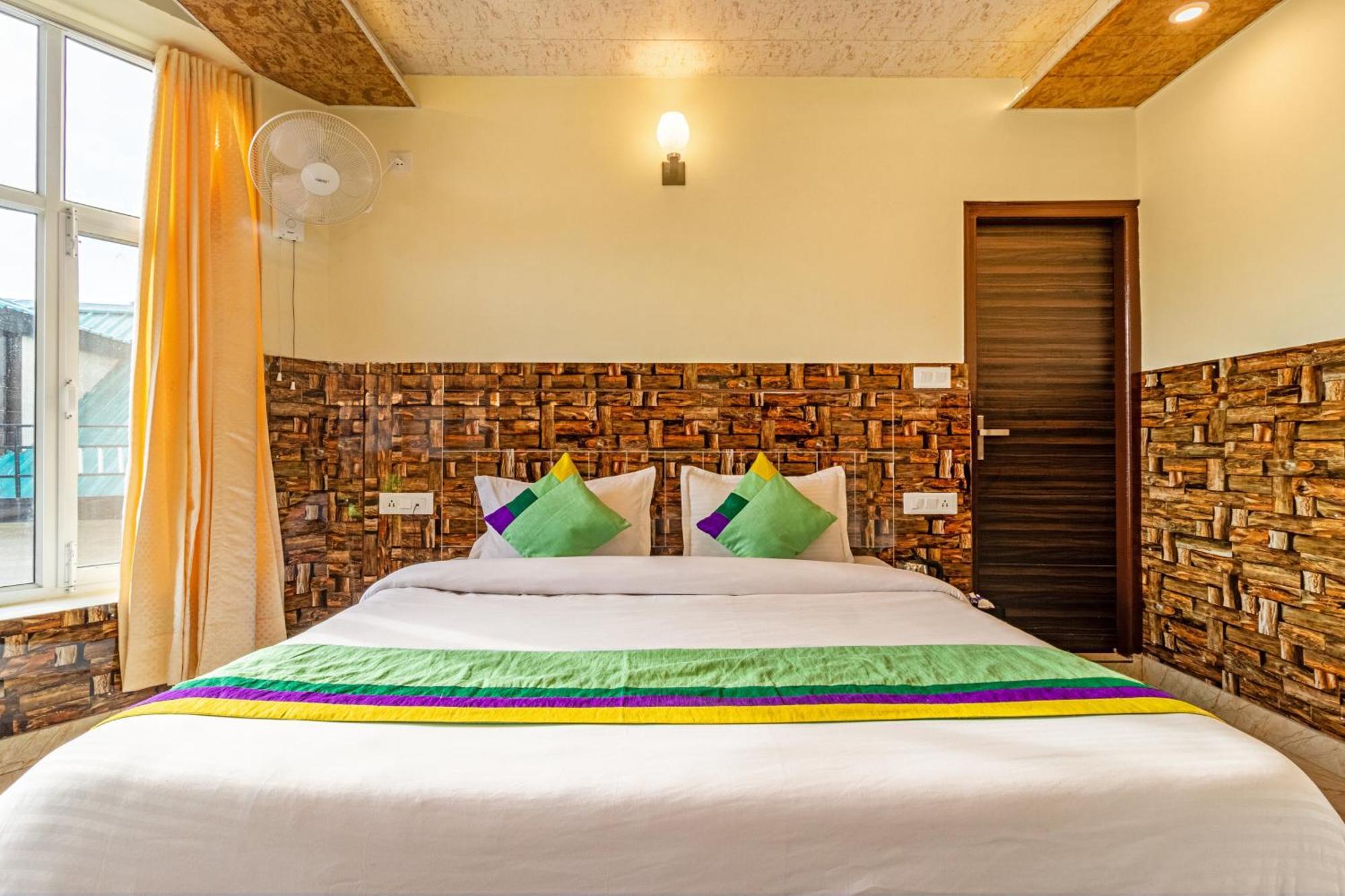 Treebo Srishti Vaikunth With Mountain View Hotel Shimla Exterior foto