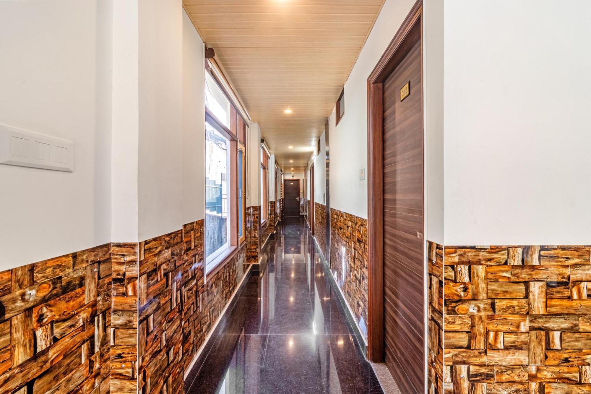 Treebo Srishti Vaikunth With Mountain View Hotel Shimla Exterior foto