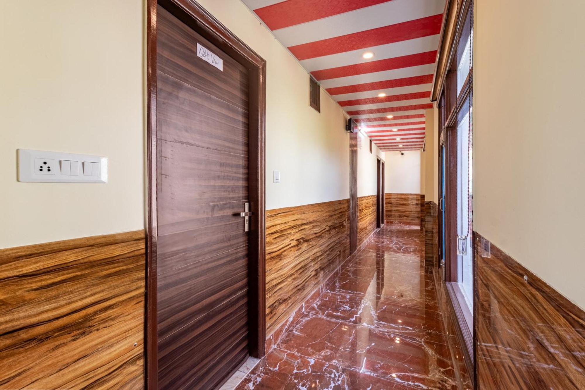 Treebo Srishti Vaikunth With Mountain View Hotel Shimla Exterior foto