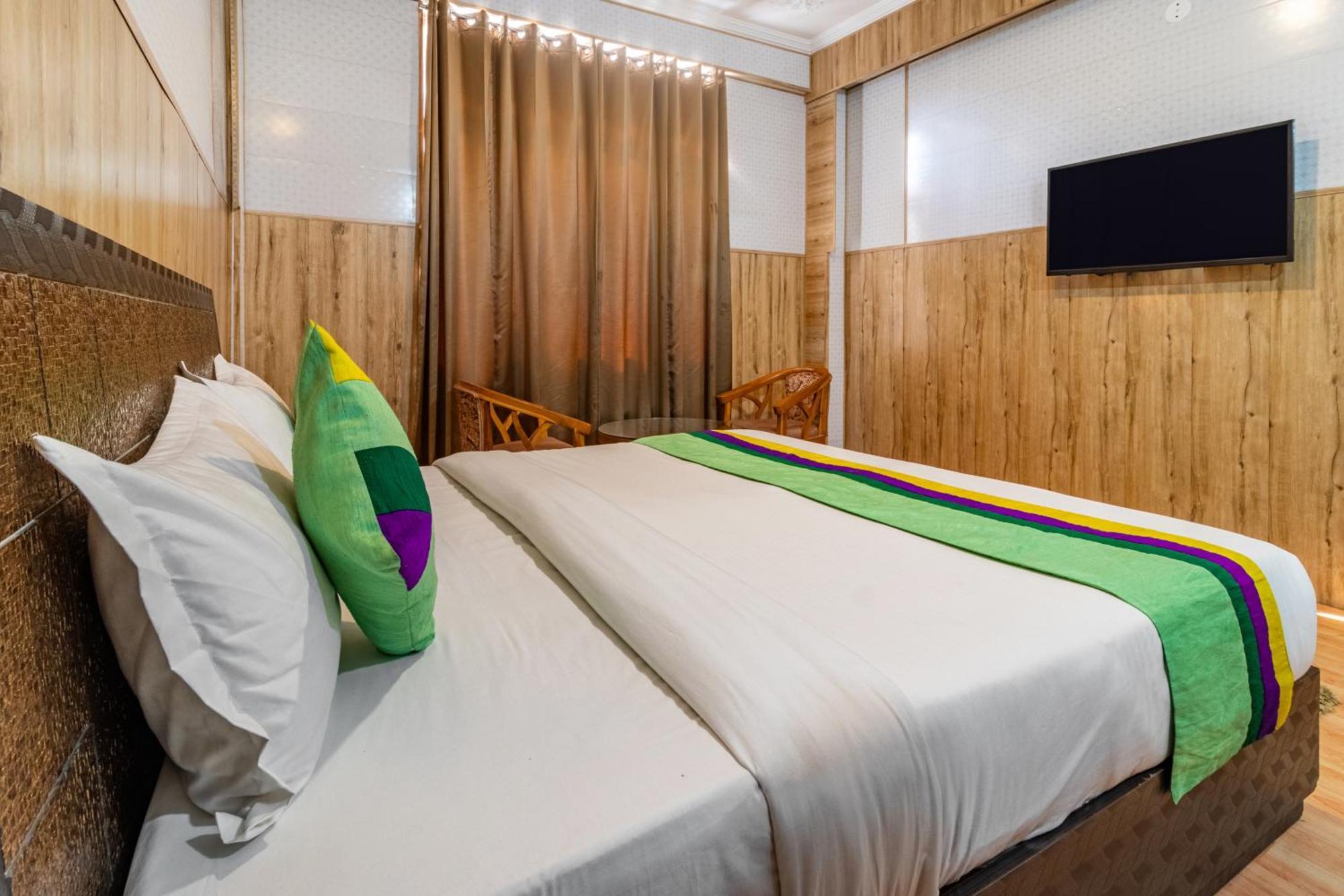 Treebo Srishti Vaikunth With Mountain View Hotel Shimla Exterior foto